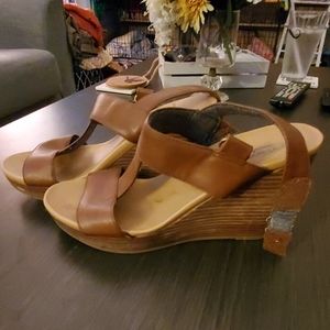 Brown Wedges